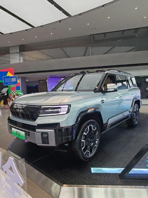 成都295比亚迪方程豹硬派越野的爆款，英菲尼迪35周年与你共成长